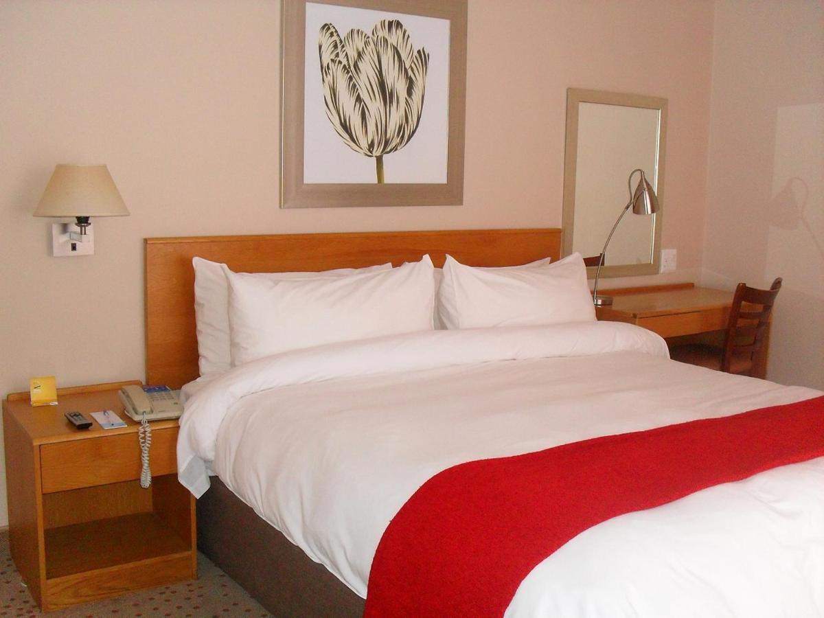 Garden Court Nelson Mandela Boulevard Кейптаун Екстериор снимка