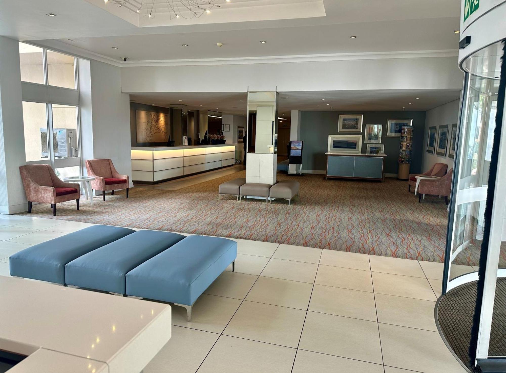 Garden Court Nelson Mandela Boulevard Кейптаун Екстериор снимка