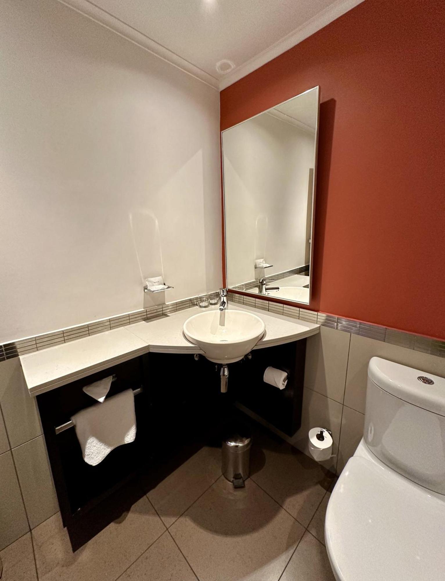 Garden Court Nelson Mandela Boulevard Кейптаун Екстериор снимка