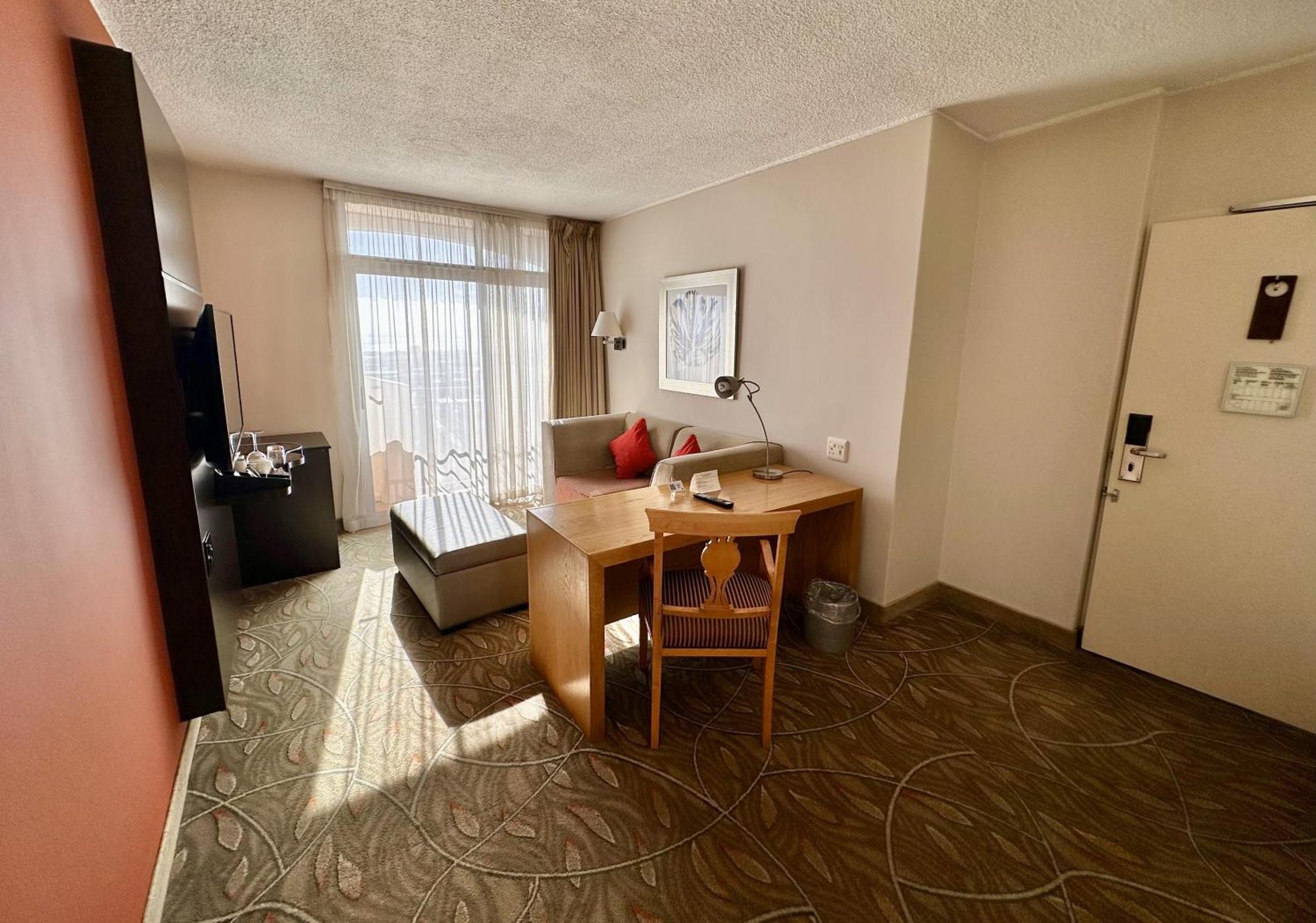 Garden Court Nelson Mandela Boulevard Кейптаун Екстериор снимка