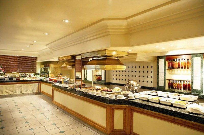 Garden Court Nelson Mandela Boulevard Кейптаун Екстериор снимка